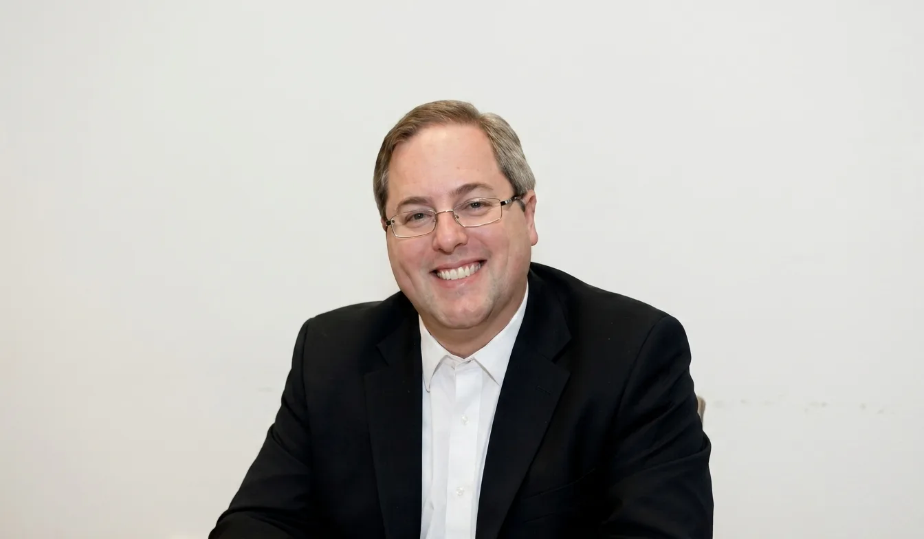 John McLoughlin, PhD · 美 대학 입학·모집 디렉터